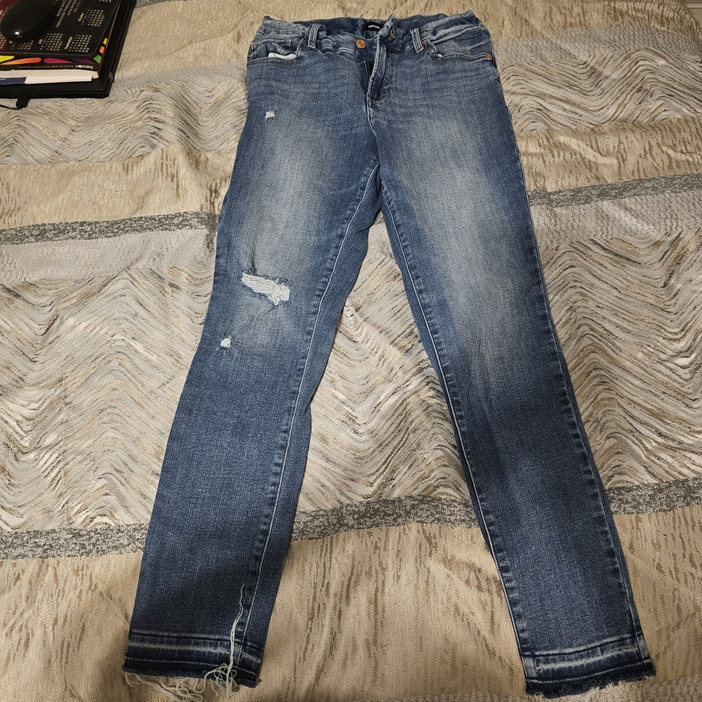 Classic EXPRESS Distressed Women's Blue Jeans